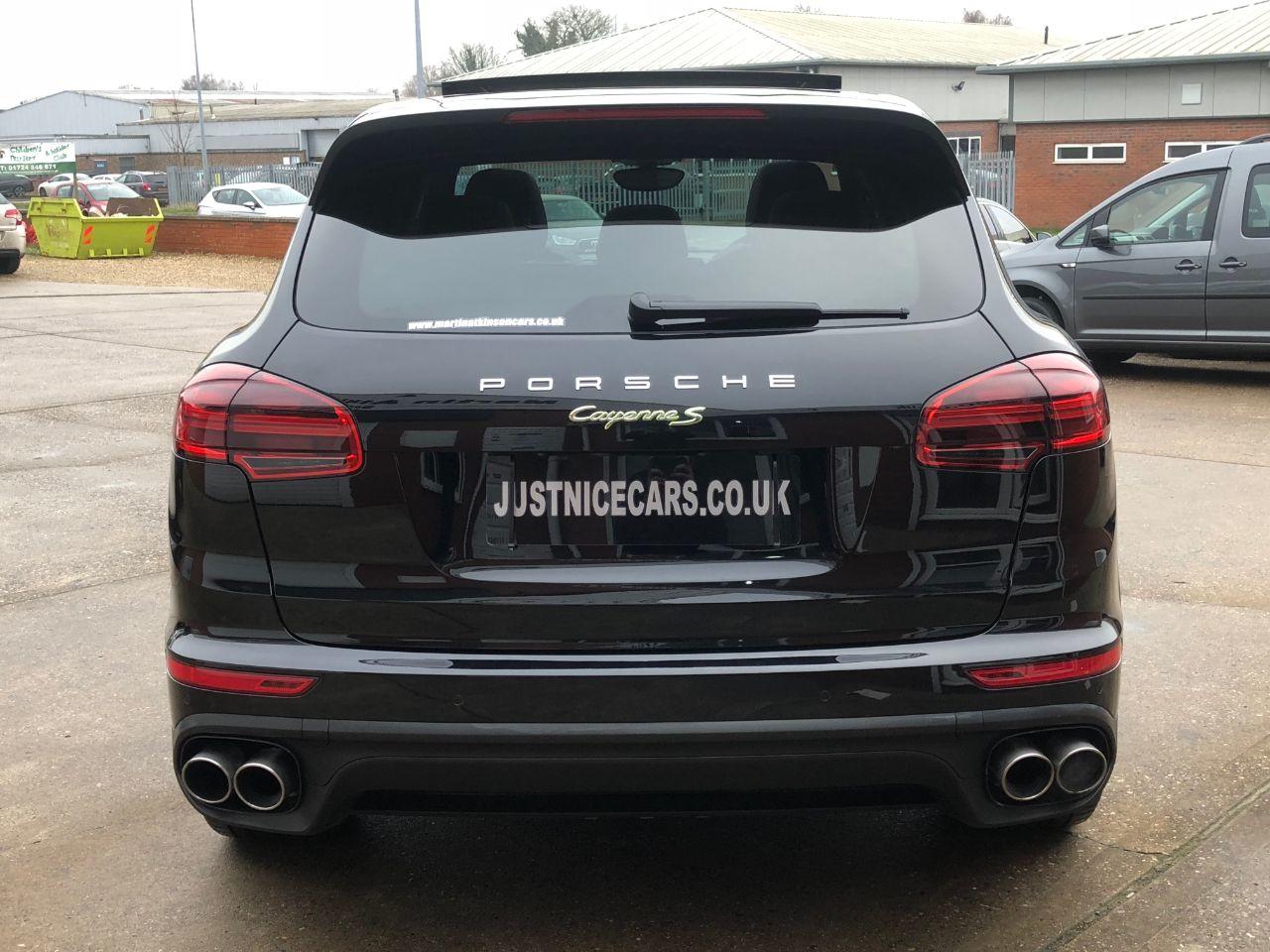 Porsche Cayenne 3.0 S Platinum Edition E-Hybrid 5dr Tiptronic S Estate Petrol / Electric Hybrid Jet Black Metallic