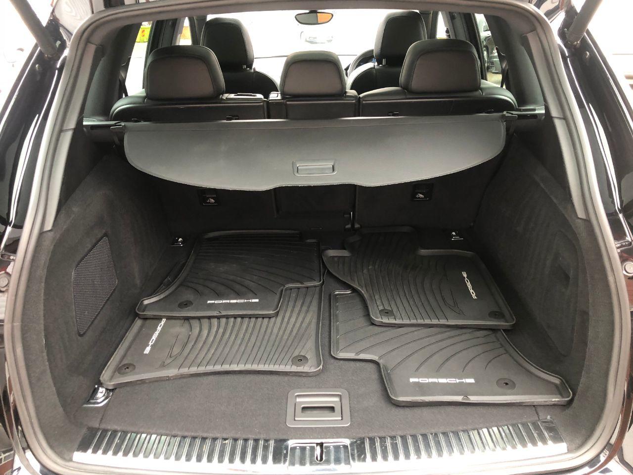 Porsche Cayenne 3.0 S Platinum Edition E-Hybrid 5dr Tiptronic S Estate Petrol / Electric Hybrid Jet Black Metallic