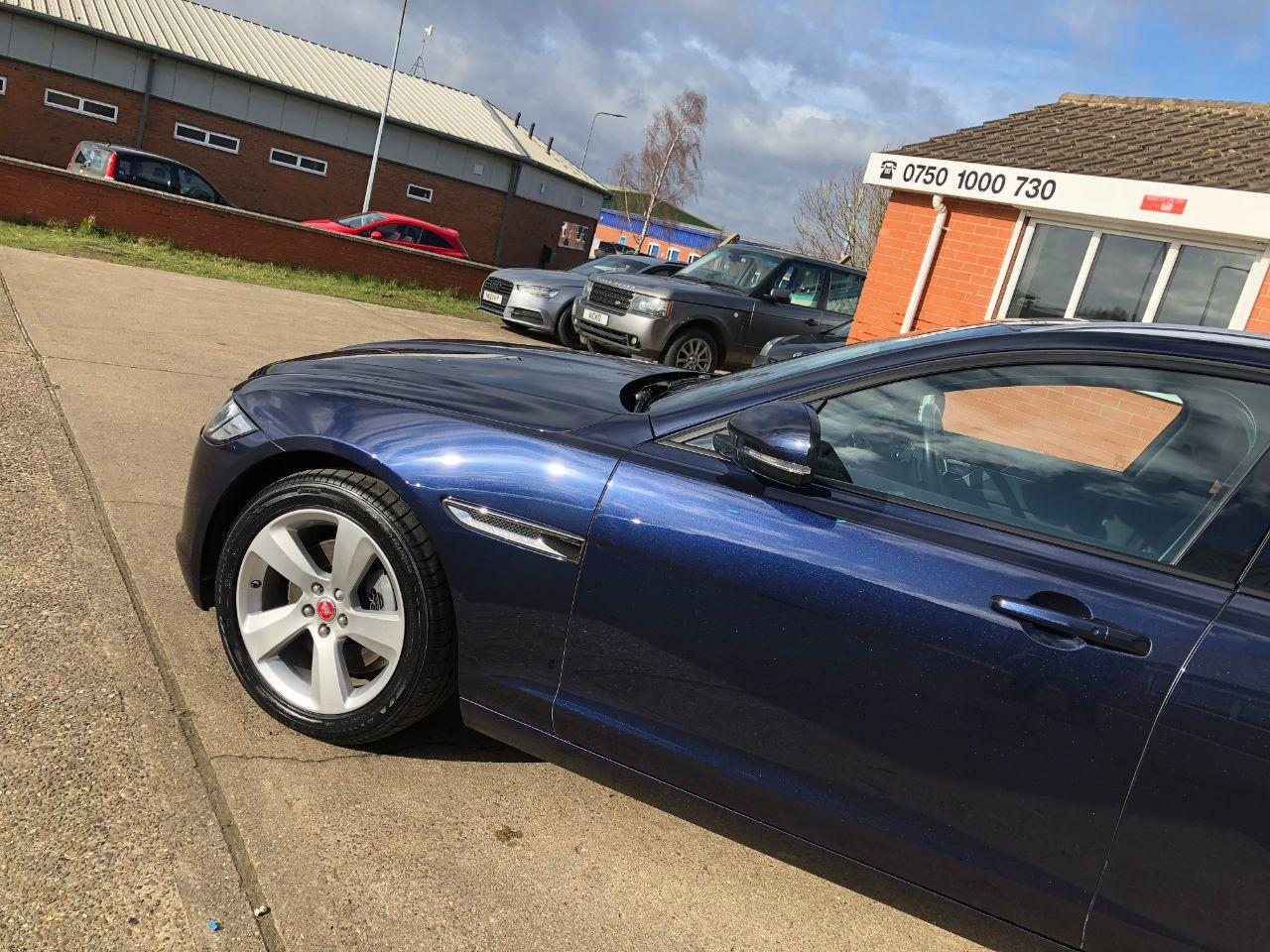 Jaguar XF Sportbrake 2.0d Portfolio 180BHP 5dr Automatic Estate Diesel Loire Blue Metallic