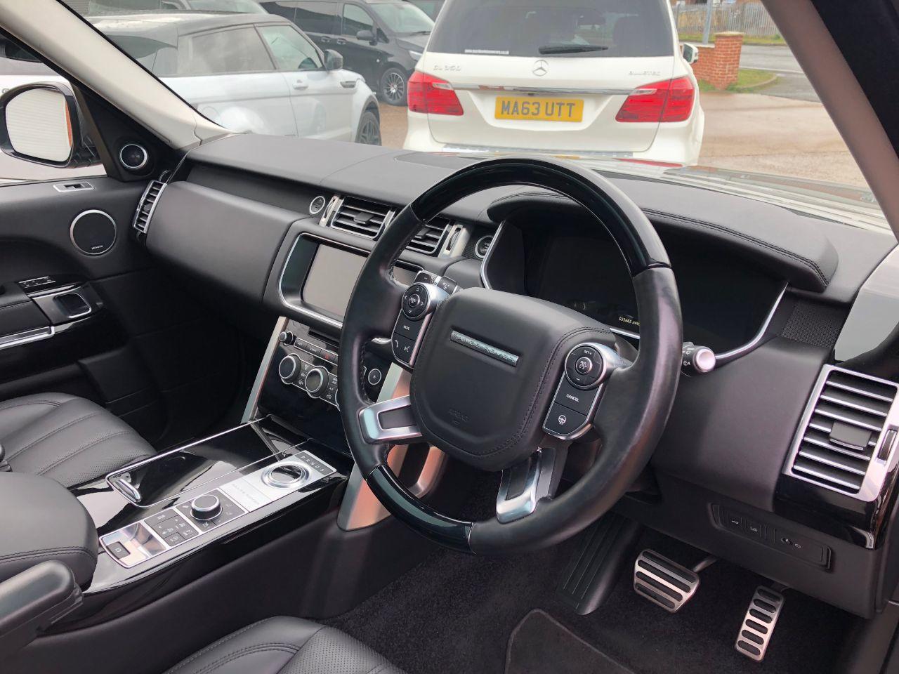 Land Rover Range Rover 3.0 TDV6 Vogue 4dr Auto Estate Diesel Silicon Silver
