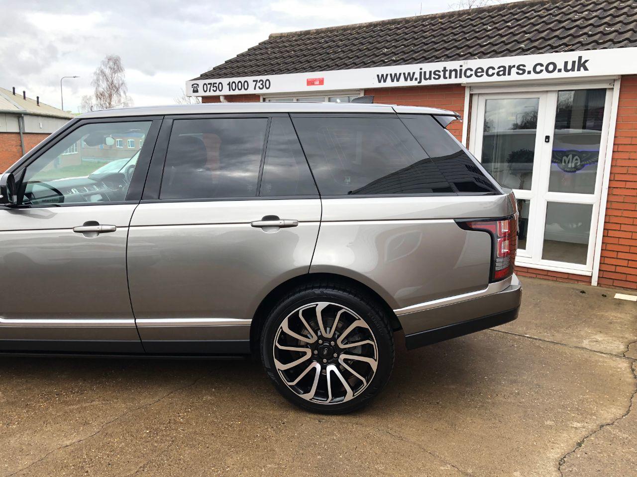Land Rover Range Rover 3.0 TDV6 Vogue 4dr Auto Estate Diesel Silicon Silver