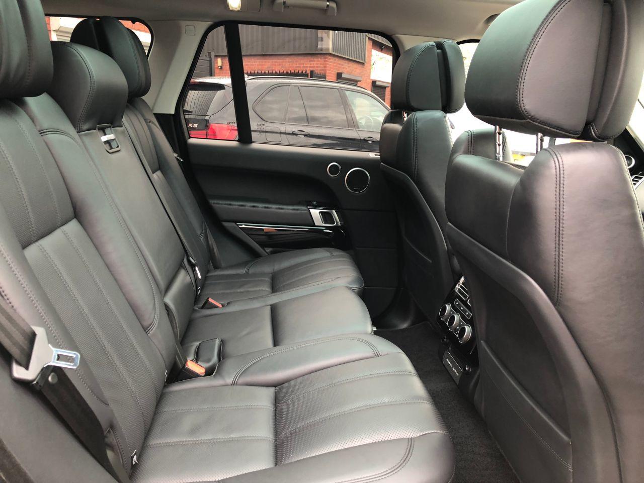 Land Rover Range Rover 3.0 TDV6 Vogue 4dr Auto Estate Diesel Silicon Silver