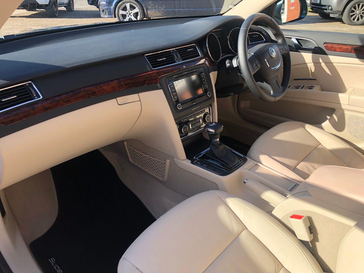 Skoda Superb 3.6 V6 Elegance 4X4 5dr DSG Hatchback Petrol Green