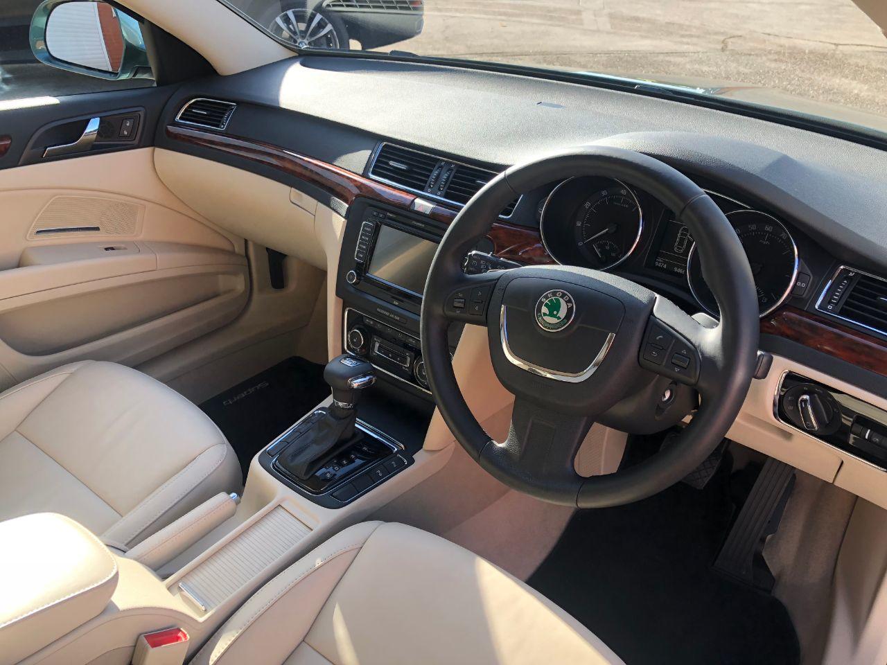 Skoda Superb 3.6 V6 Elegance 4X4 5dr DSG Hatchback Petrol Green
