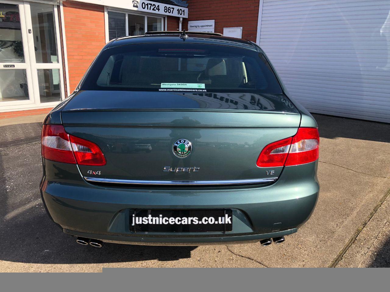Skoda Superb 3.6 V6 Elegance 4X4 5dr DSG Hatchback Petrol Green