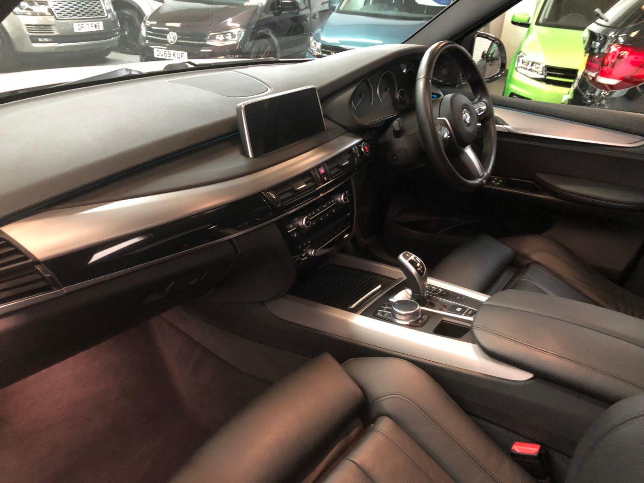 BMW X5 3.0 xDrive40d M Sport 5dr Auto 7 Seater Estate Diesel Mineral White