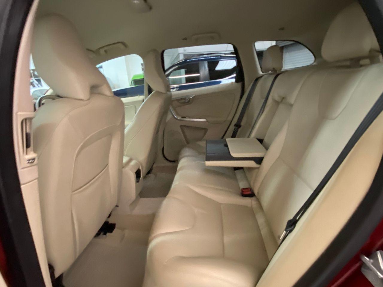 Volvo XC60 2.4 D4 SE Lux Nav 190BHP 5dr AWD Geartronic Automatic Estate Diesel Flamenco Red Metallic