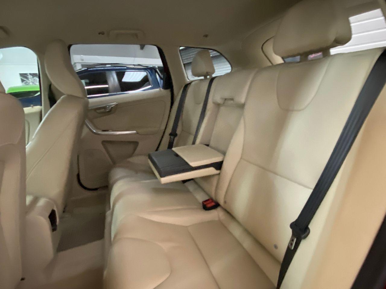 Volvo XC60 2.4 D4 SE Lux Nav 190BHP 5dr AWD Geartronic Automatic Estate Diesel Flamenco Red Metallic