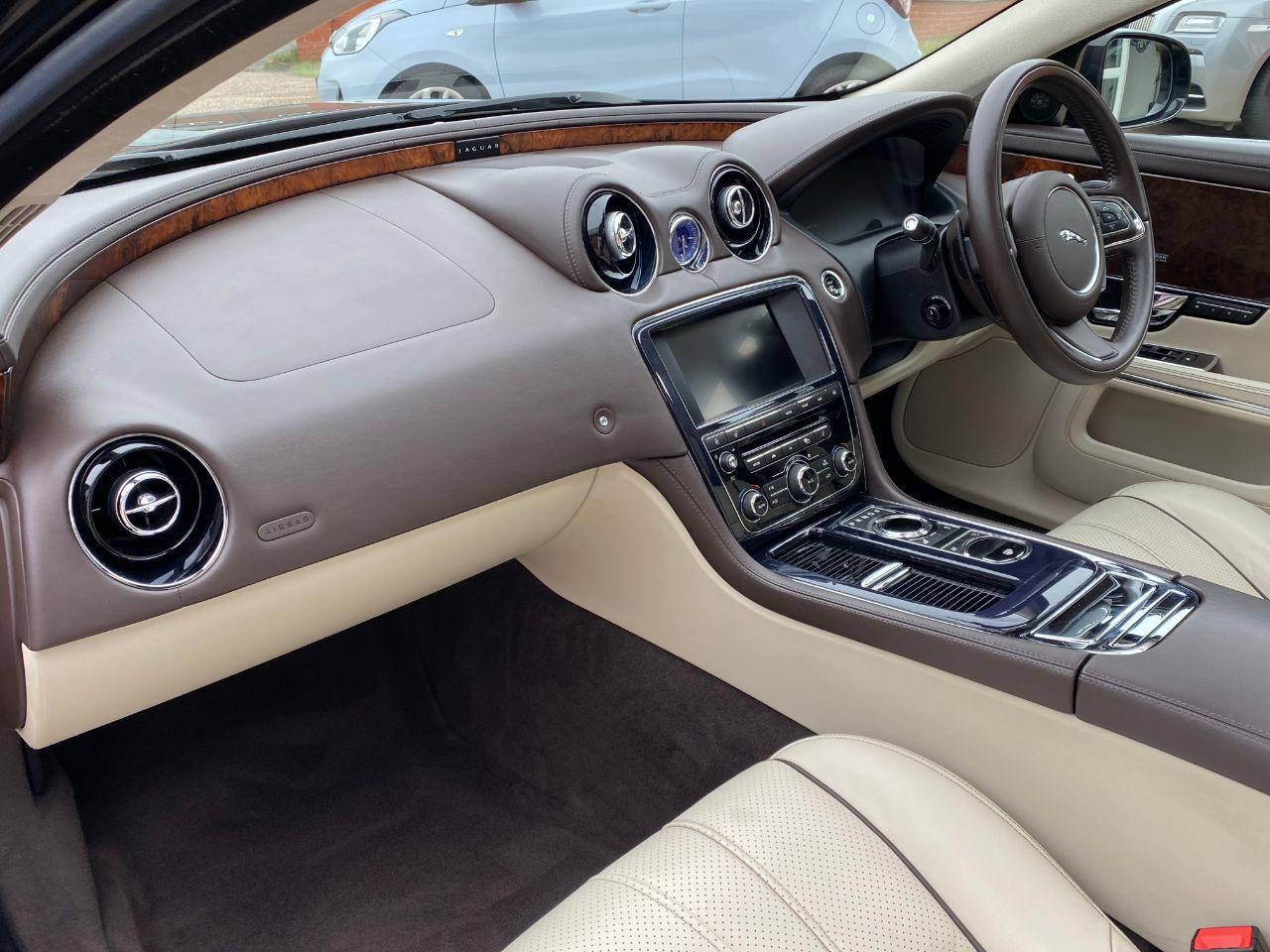 Jaguar Xj XJL 3.0d V6 Portfolio 4dr Auto LWB Saloon Diesel Black