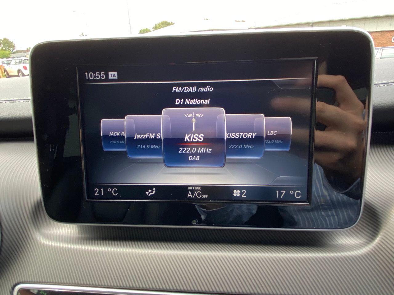 Mercedes-Benz V Class V220 Sport 2.2 CDi BlueTec Sport XLWB Extra Long Crew Van Diesel Obsidian Black Metallic