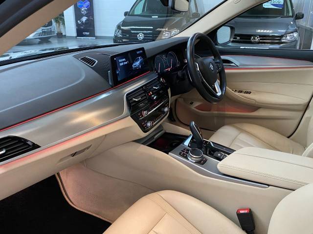 2017 BMW 5 Series 2.0 530i SE 4dr Auto