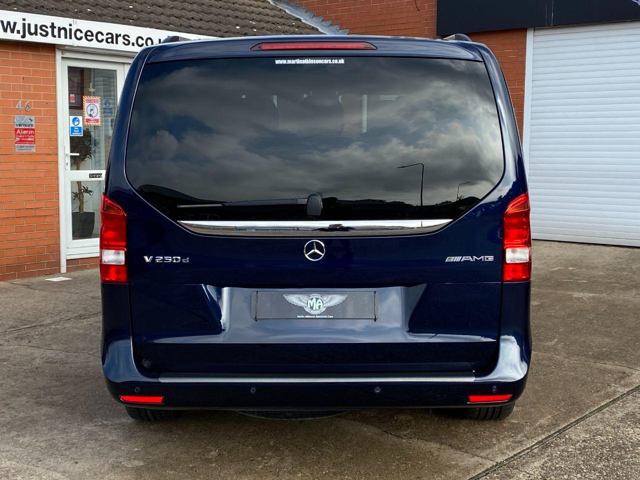 Mercedes-Benz V Class 2.1 V250 BlueTEC SE 5dr XLWB Extra Long Wheel Base MPV Diesel Cavansite Blue Metallic