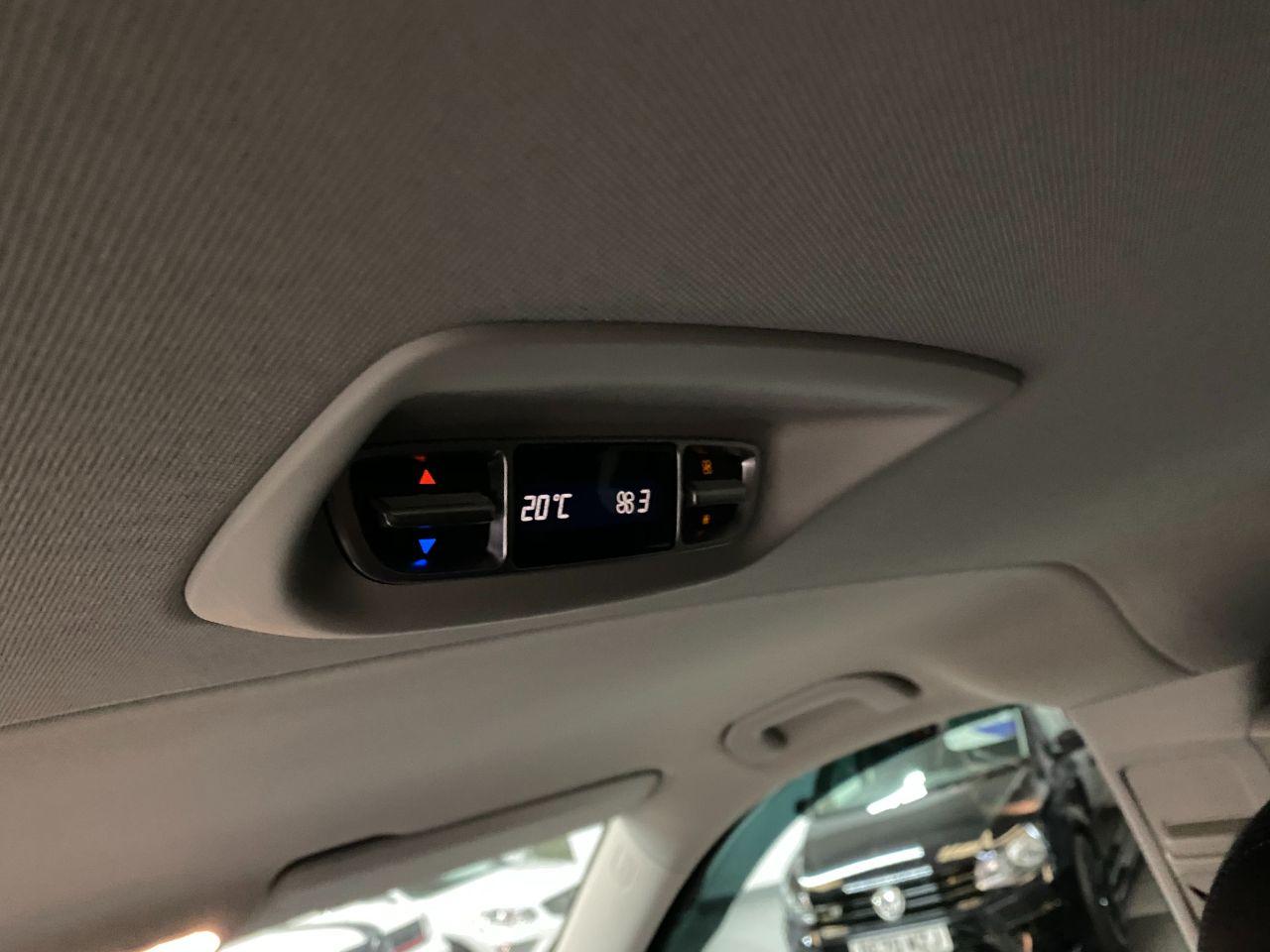 Mercedes-Benz V Class 2.1 V250 BlueTEC SE 5dr XLWB Extra Long Wheel Base MPV Diesel Cavansite Blue Metallic