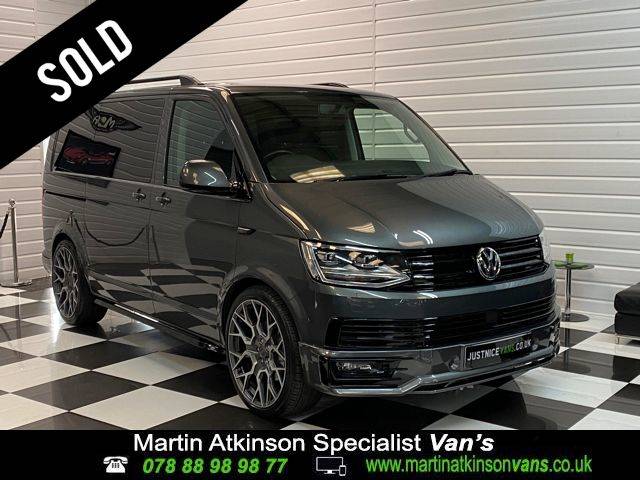 Volkswagen Caravelle 2.0 TSI 204ps Executive SWB DSG Minibus Petrol Indium Grey