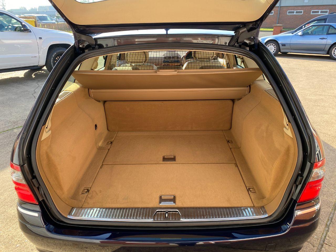 Mercedes-Benz E Class E500 5.5 V8 Elegance Estate Automatic Estate Petrol Tansanite Blue Metallic