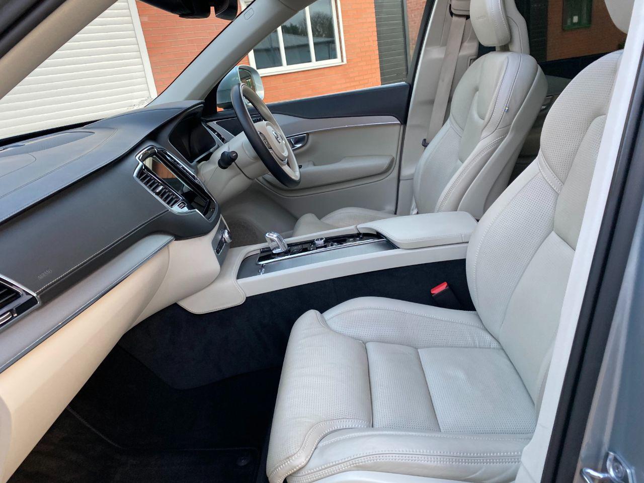 Volvo XC90 2.0 T8 Hybrid Inscription 5dr Geartronic Estate Petrol / Electric Hybrid Electric Premium Silver Metallic