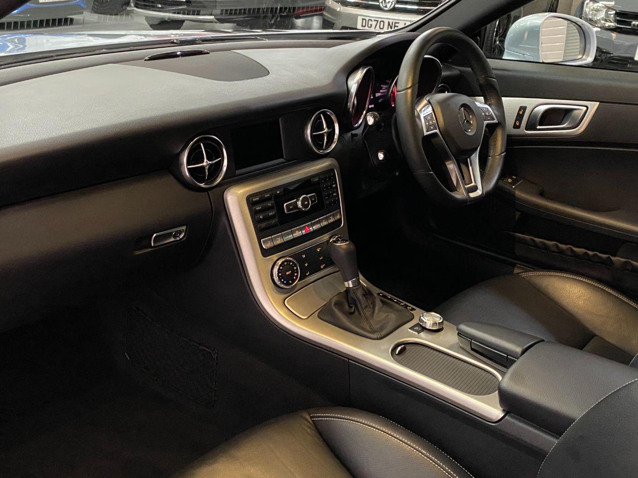 Mercedes-Benz SLK 2.1 SLK250 CDi BLUEEFFICIENCY 7G-Tronic Convertible Diesel Diamond Silver Blue Metallic