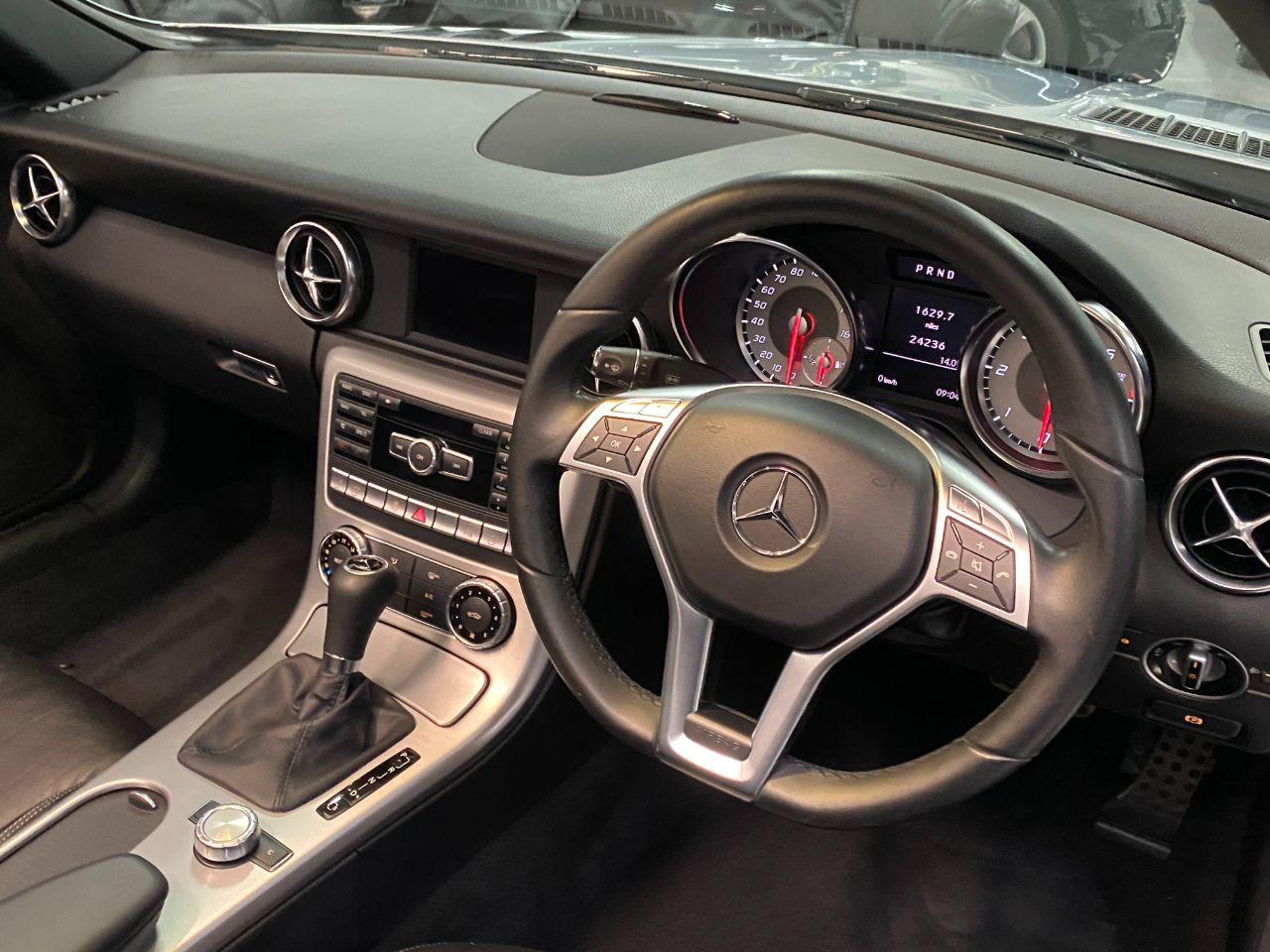 Mercedes-Benz SLK 2.1 SLK250 CDi BLUEEFFICIENCY 7G-Tronic Convertible Diesel Diamond Silver Blue Metallic