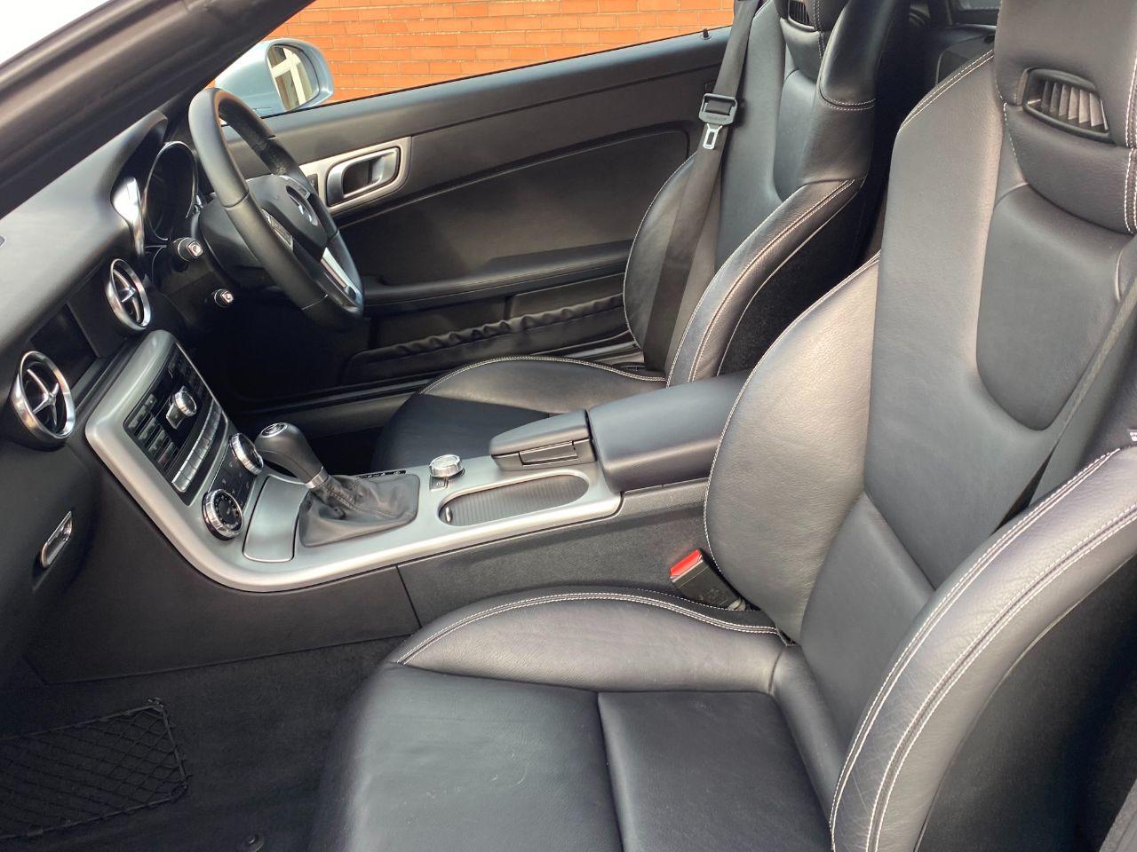Mercedes-Benz SLK 2.1 SLK250 CDi BLUEEFFICIENCY 7G-Tronic Convertible Diesel Diamond Silver Blue Metallic