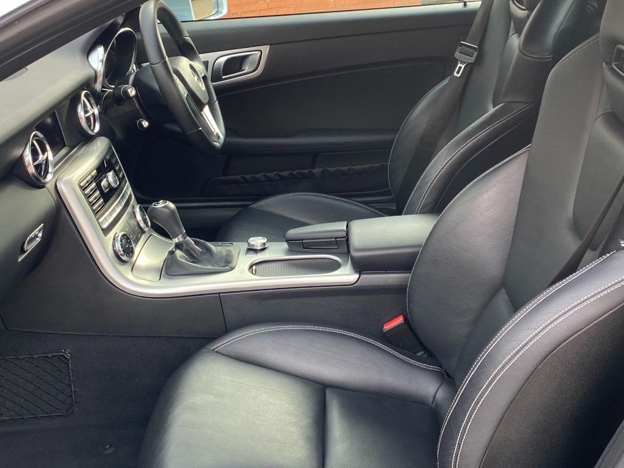 Mercedes-Benz SLK 2.1 SLK250 CDi BLUEEFFICIENCY 7G-Tronic Convertible Diesel Diamond Silver Blue Metallic