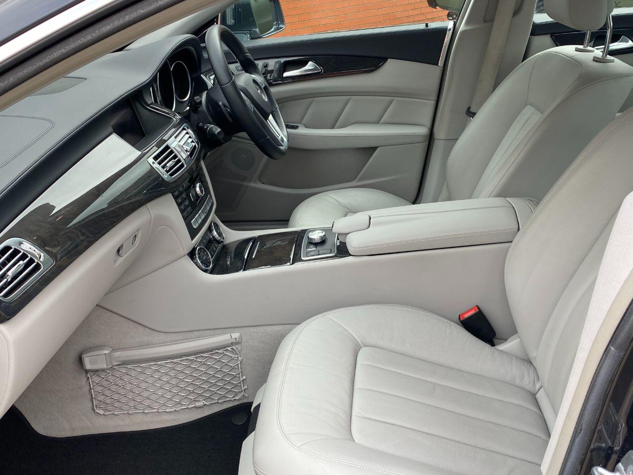 Mercedes-Benz CLS CLS350 3.0 V6 CDi BlueEfficiency AMG Sport Coupe Diesel Tenorite Grey Metallic