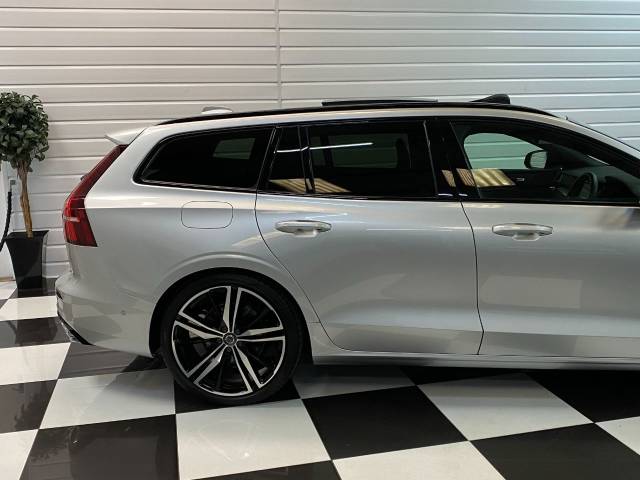 2019 Volvo V60 2.0 D4 R-Design Pro 5dr 190 Auto