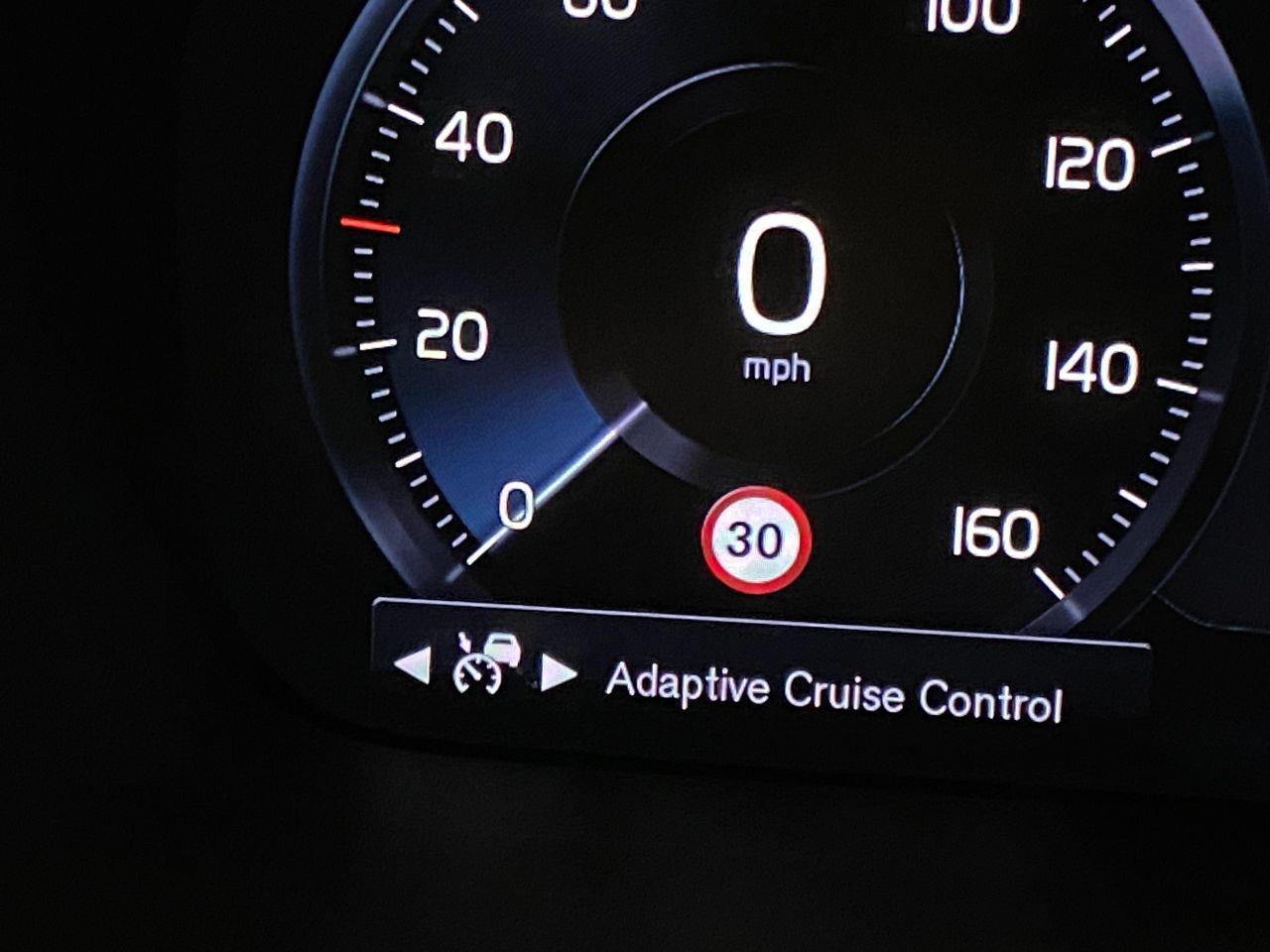 Volvo V60 2.0 D4 R-Design Pro 5dr 190 Auto Estate Diesel Silver