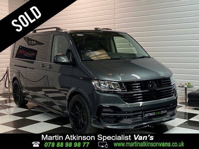 Volkswagen Transporter Shuttle 2.0 TDI 150ps SE Minibus DSG Minibus Diesel Indium Grey