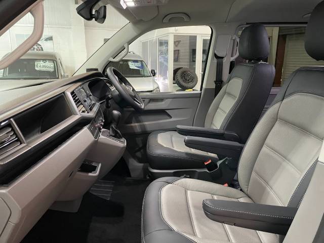 2020 Volkswagen Transporter Shuttle 2.0 BiTDi 199ps LWB DSG 8 Seat