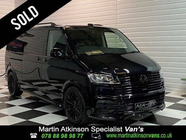 Volkswagen Transporter Shuttle 2.0 TDI 150PS SE Minibus DSG Minibus Diesel Deep Black