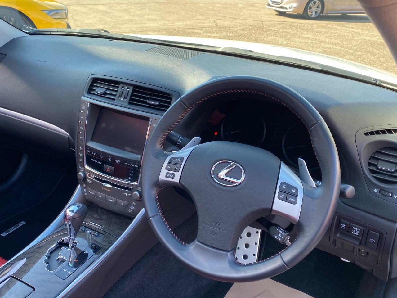 Lexus IS 2.5 250C V6 Limited Edition 2dr Auto Convertible Petrol Artic White Pearl