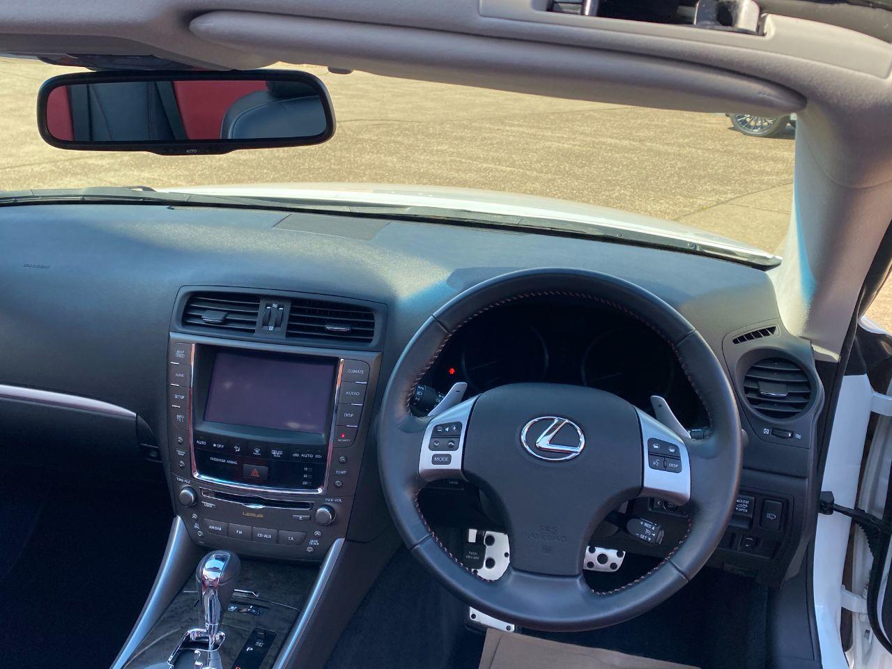 Lexus IS 2.5 250C V6 Limited Edition 2dr Auto Convertible Petrol Artic White Pearl