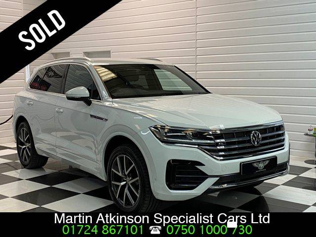 Volkswagen Touareg 3.0 V6 TDi R-Line 4Motion 231BHP Automatic Estate Diesel Candy White