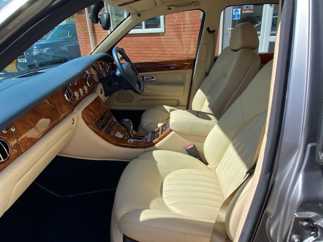 Bentley Arnage 4.4 V8 Automatic Saloon Petrol Tempest Silver