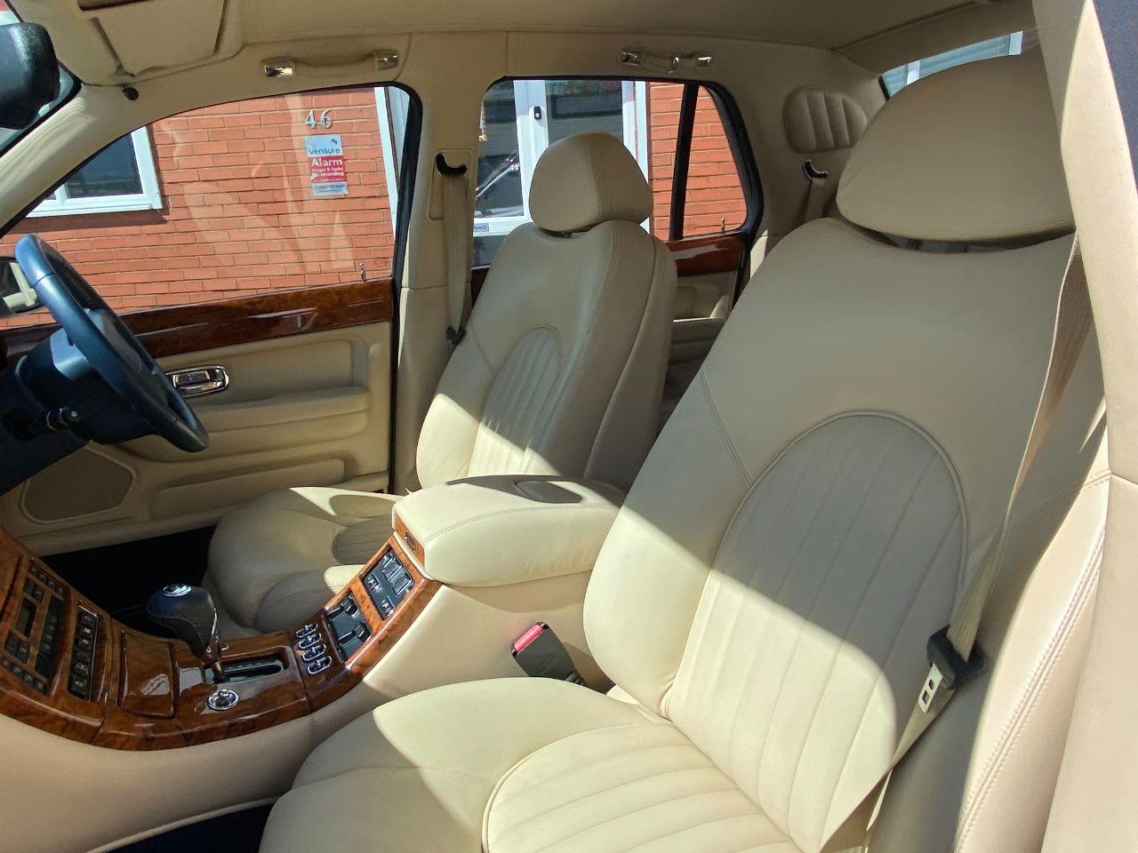 Bentley Arnage 4.4 V8 Automatic Saloon Petrol Tempest Silver