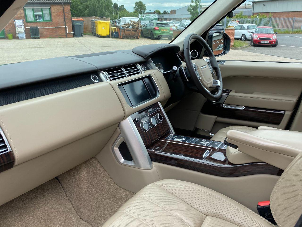 Land Rover Range Rover 5.0 V8 Supercharged Autobiography 4dr Auto Estate Petrol Aintree Green Metallic