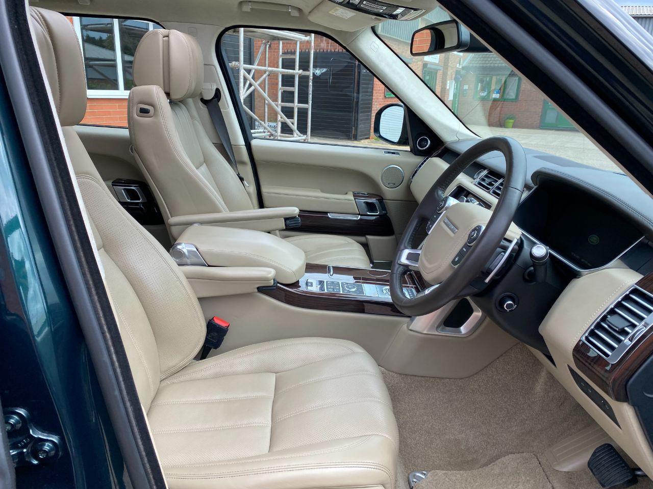 Land Rover Range Rover 5.0 V8 Supercharged Autobiography 4dr Auto Estate Petrol Aintree Green Metallic