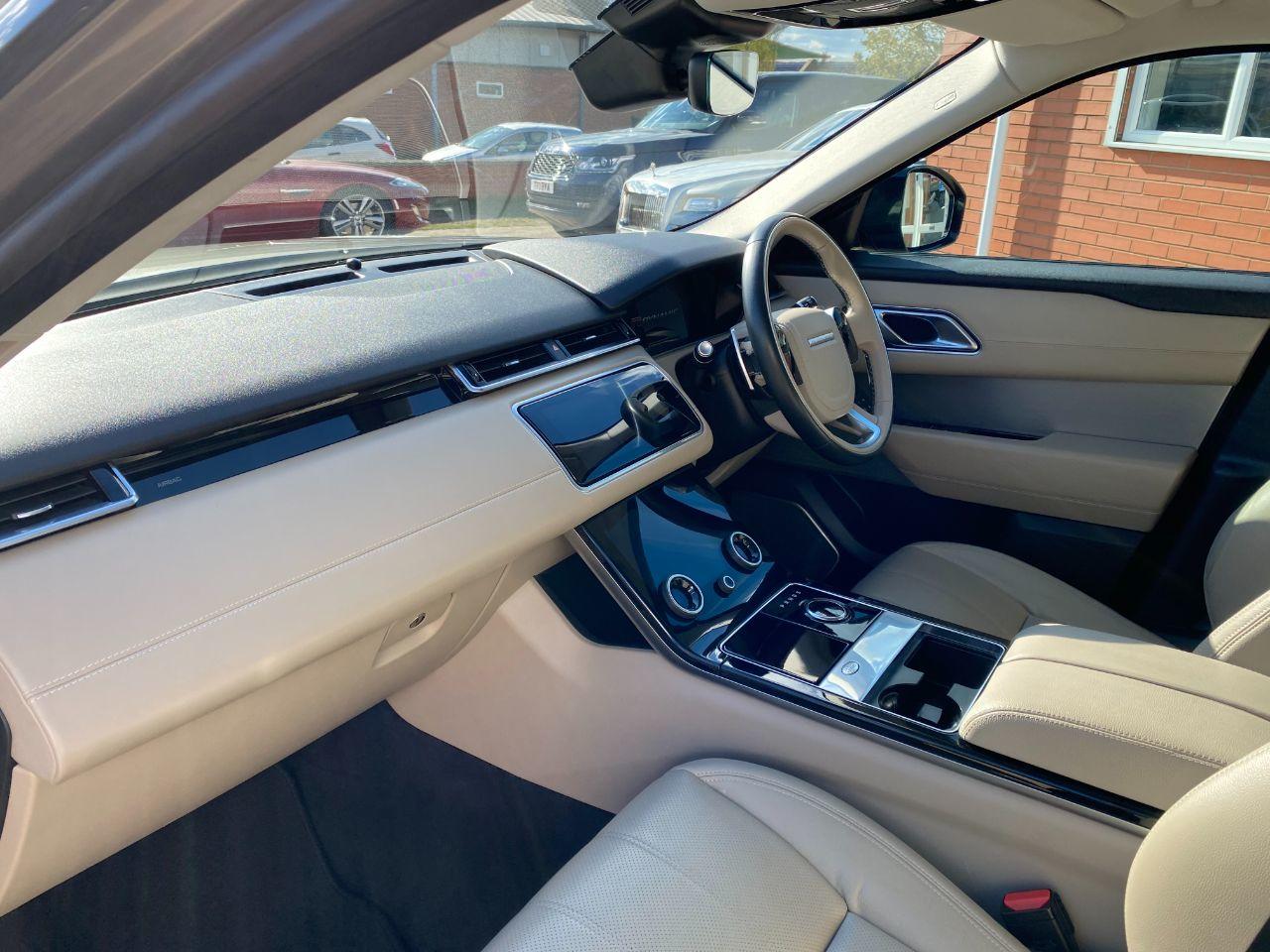 Land Rover Range Rover Velar 3.0 D300 R-Dynamic SE 5dr Auto Estate Diesel Silicon Silver