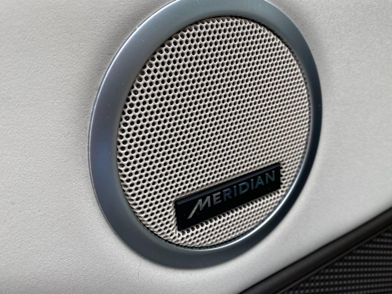 Land Rover Discovery 2.0 SD4 HSE D240 Automatic Estate Diesel Silicon Silver Premium Pallete