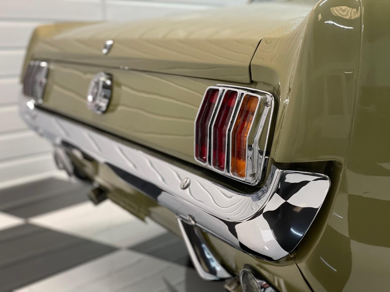 Ford Mustang 4.7 289ci V8 RHD Coupe Petrol Honey Gold