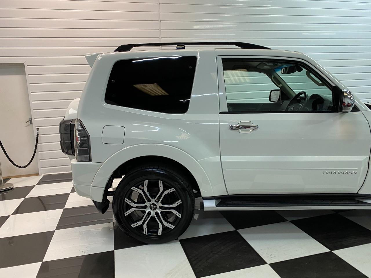 Mitsubishi Shogun 3.2 DI-DC 187 Barbarian Van Auto SUV Diesel White