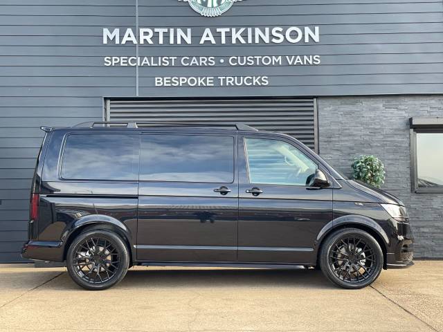 2022 Volkswagen Transporter Shuttle 2.0 TDI 150ps SWB DSG