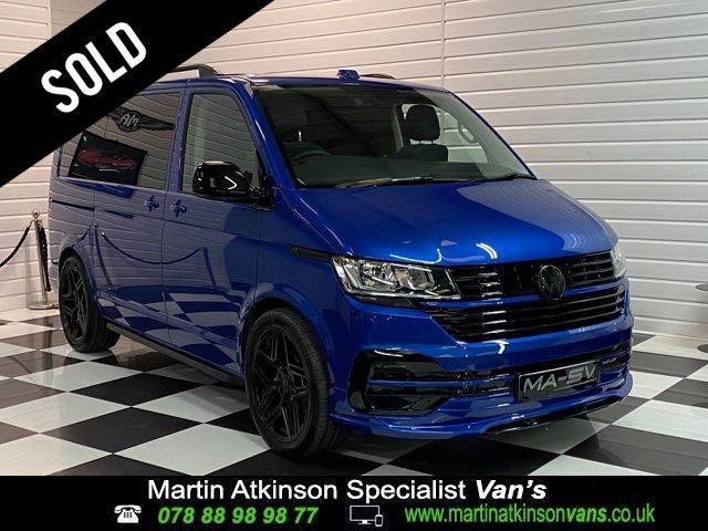 Volkswagen Transporter Shuttle 2.0 TDI 150PS SE Minibus DSG Minibus Diesel Ravenna Blue