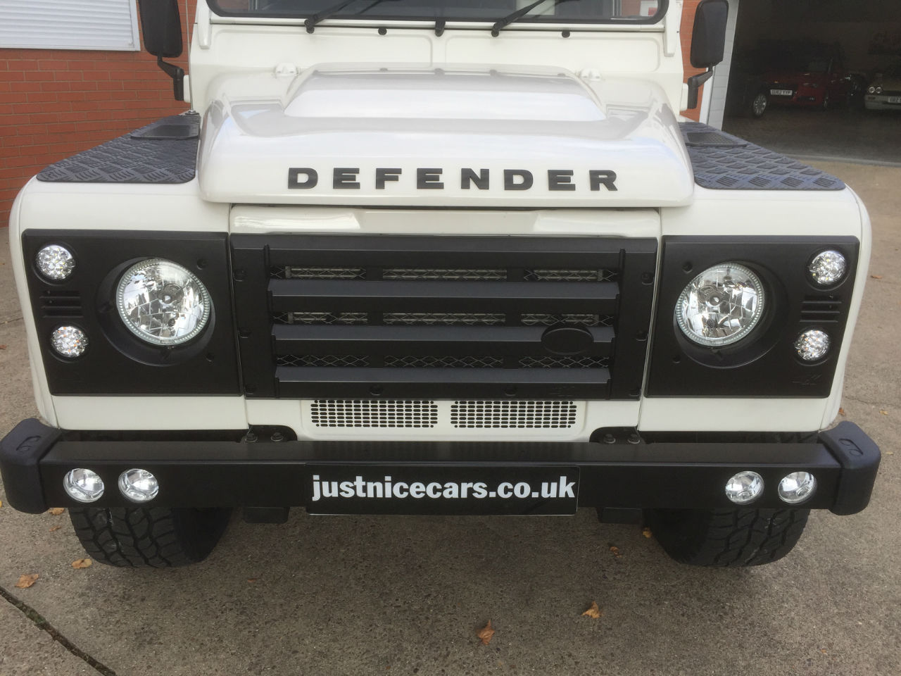 Land Rover Defender DEFENDER 110 2.4 TDCI STATIONWAGON Estate Diesel Alaska White