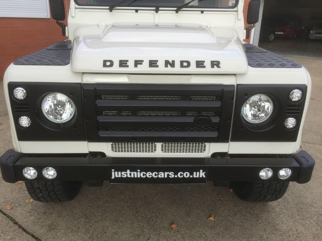 Land Rover Defender DEFENDER 110 2.4 TDCI STATIONWAGON Estate Diesel Alaska White