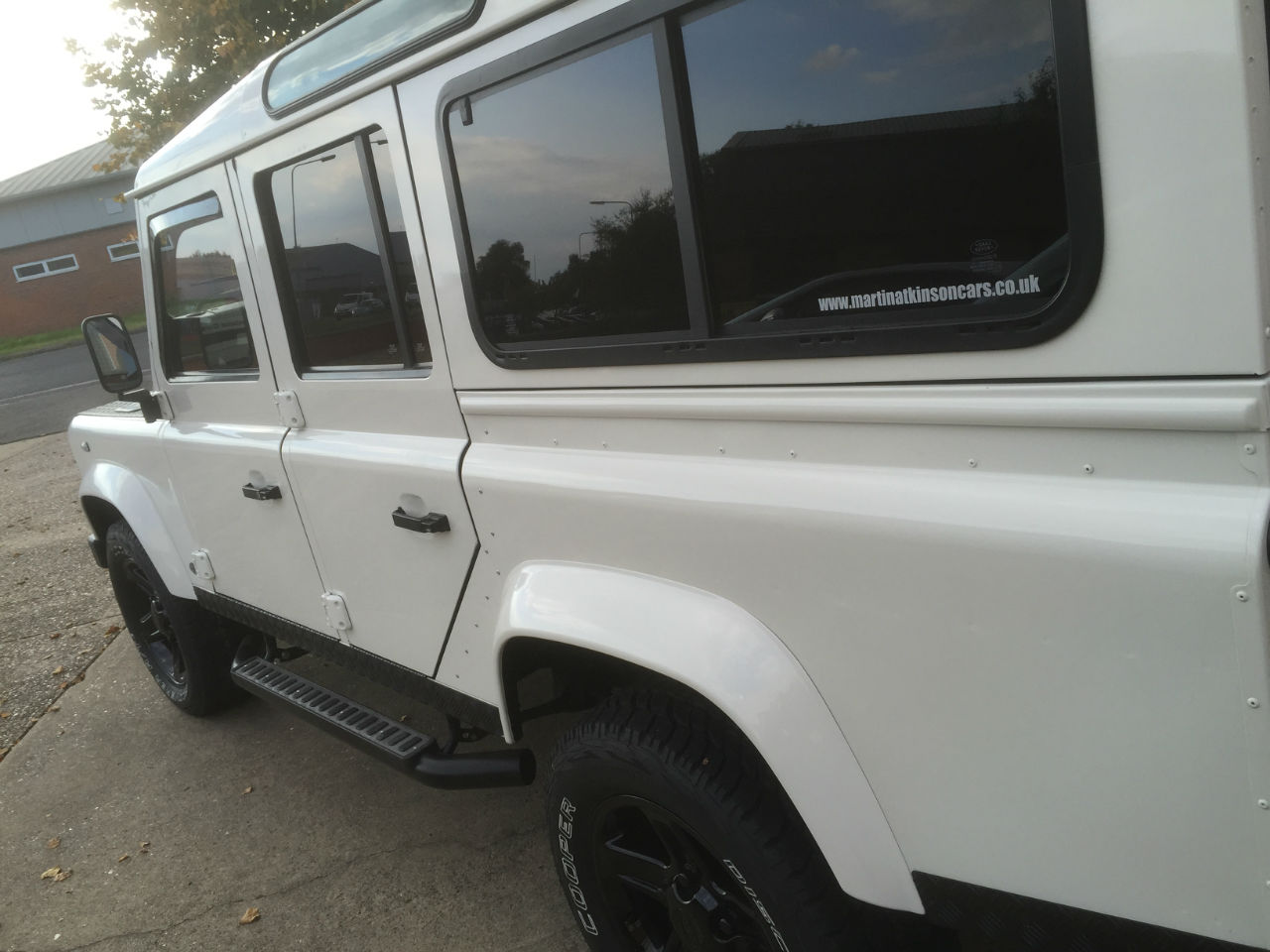 Land Rover Defender DEFENDER 110 2.4 TDCI STATIONWAGON Estate Diesel Alaska White