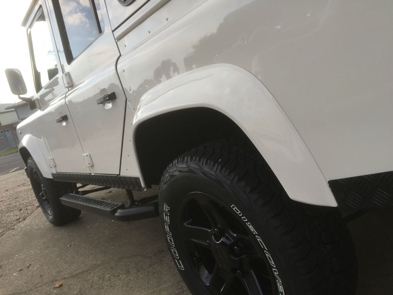 Land Rover Defender DEFENDER 110 2.4 TDCI STATIONWAGON Estate Diesel Alaska White