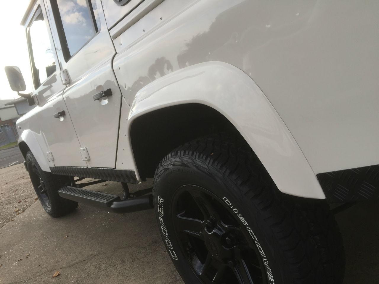 Land Rover Defender DEFENDER 110 2.4 TDCI STATIONWAGON Estate Diesel Alaska White