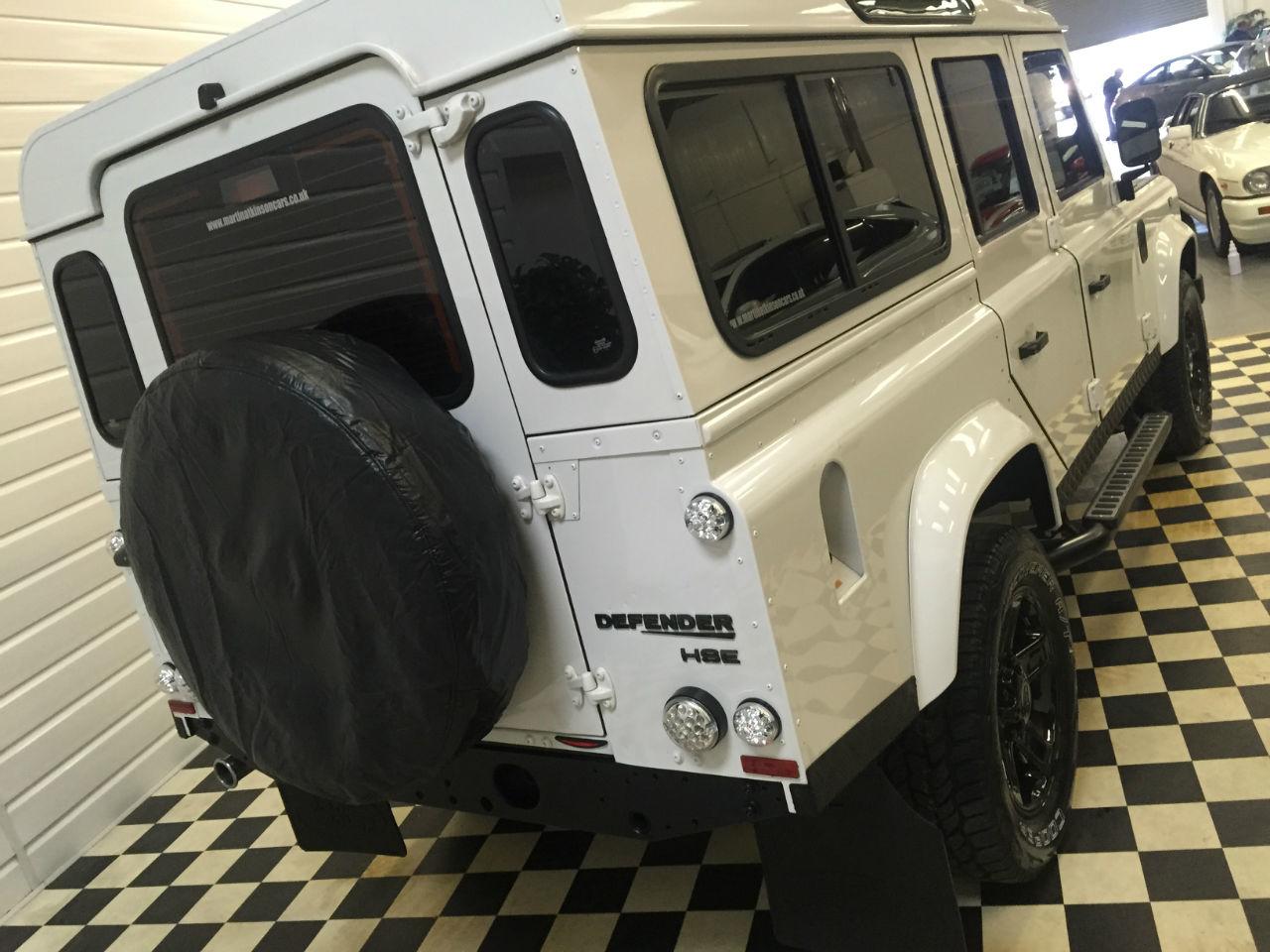 Land Rover Defender DEFENDER 110 2.4 TDCI STATIONWAGON Estate Diesel Alaska White
