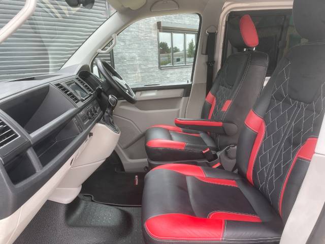 2018 Volkswagen Transporter 2.0 BiTDI 204ps Sportline Kombi Van DSG